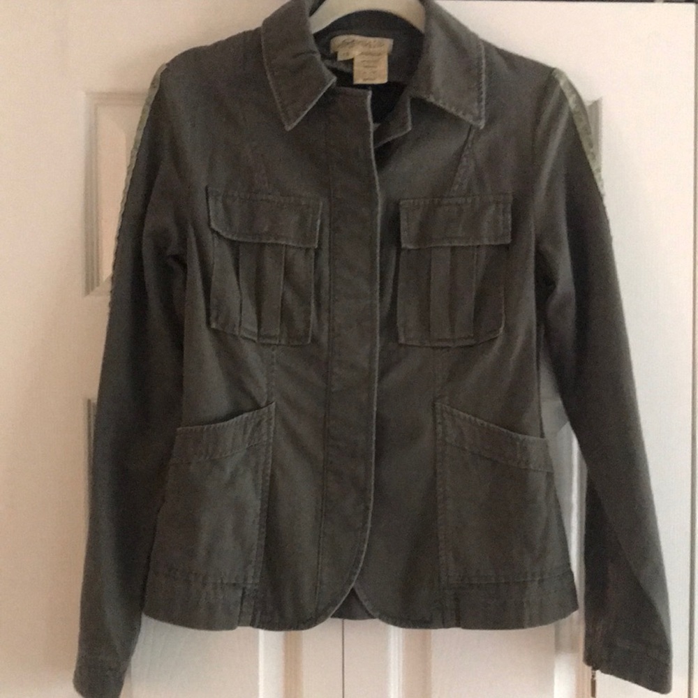 Military style cropped blazer